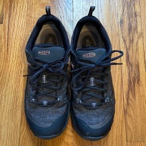 Keen Women's Waterproof Low Hiking Shoes